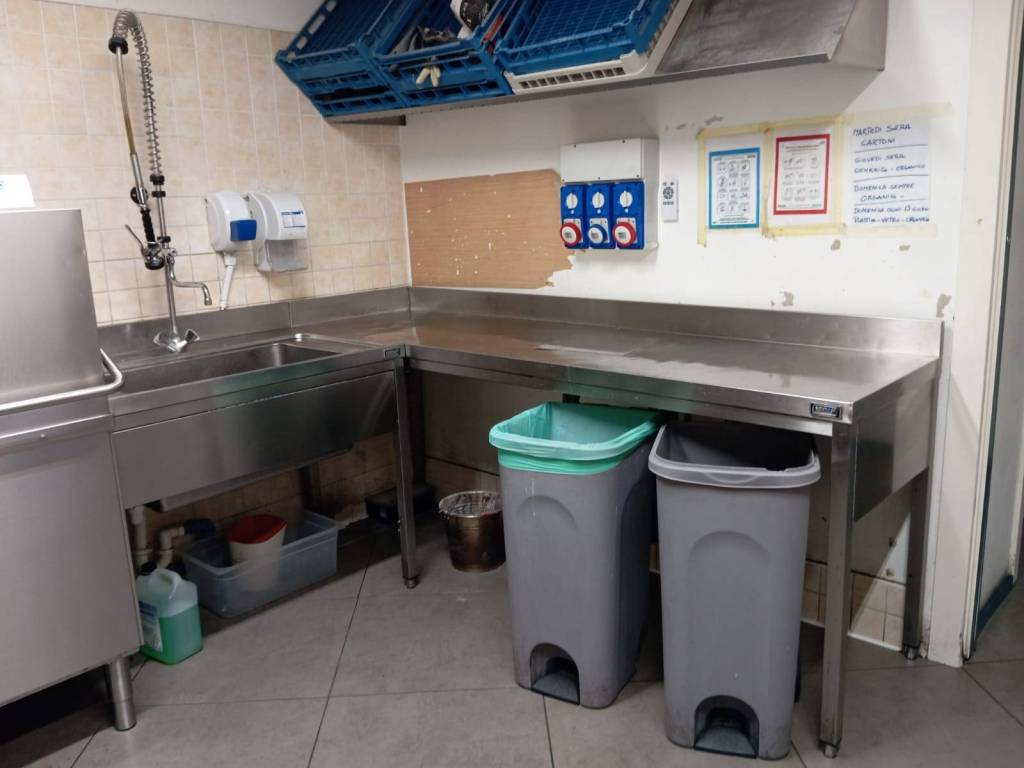 negozio in vendita a Bergamo in zona Redona