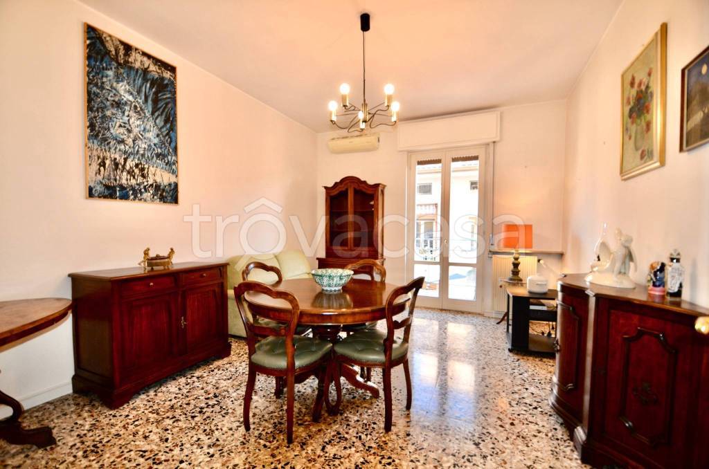 appartamento in vendita a Bergamo in zona Borgo Santa Caterina