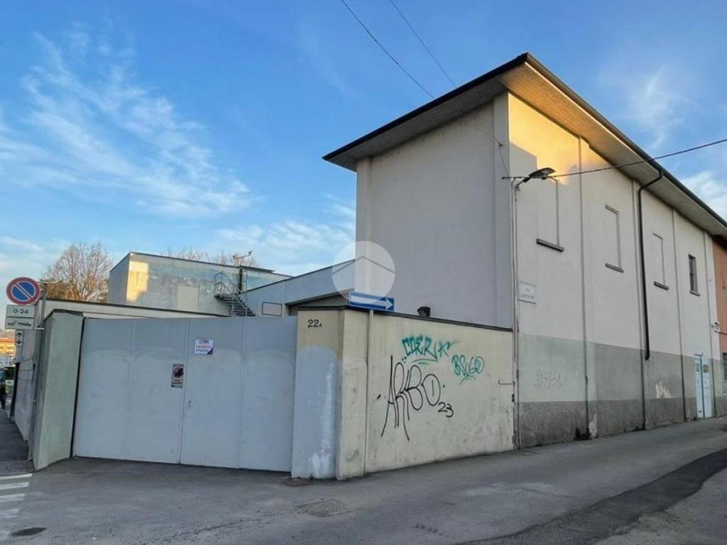 negozio in vendita a Bergamo in zona Malpensata