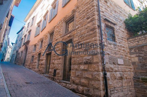 appartamento in vendita a Bergamo in zona Città Alta