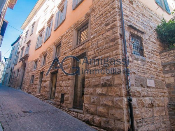 negozio in vendita a Bergamo in zona Città Alta