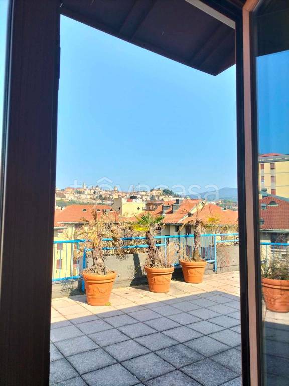 appartamento in vendita a Bergamo in zona Città Alta