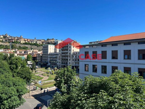 appartamento in vendita a Bergamo in zona Bergamo Centro
