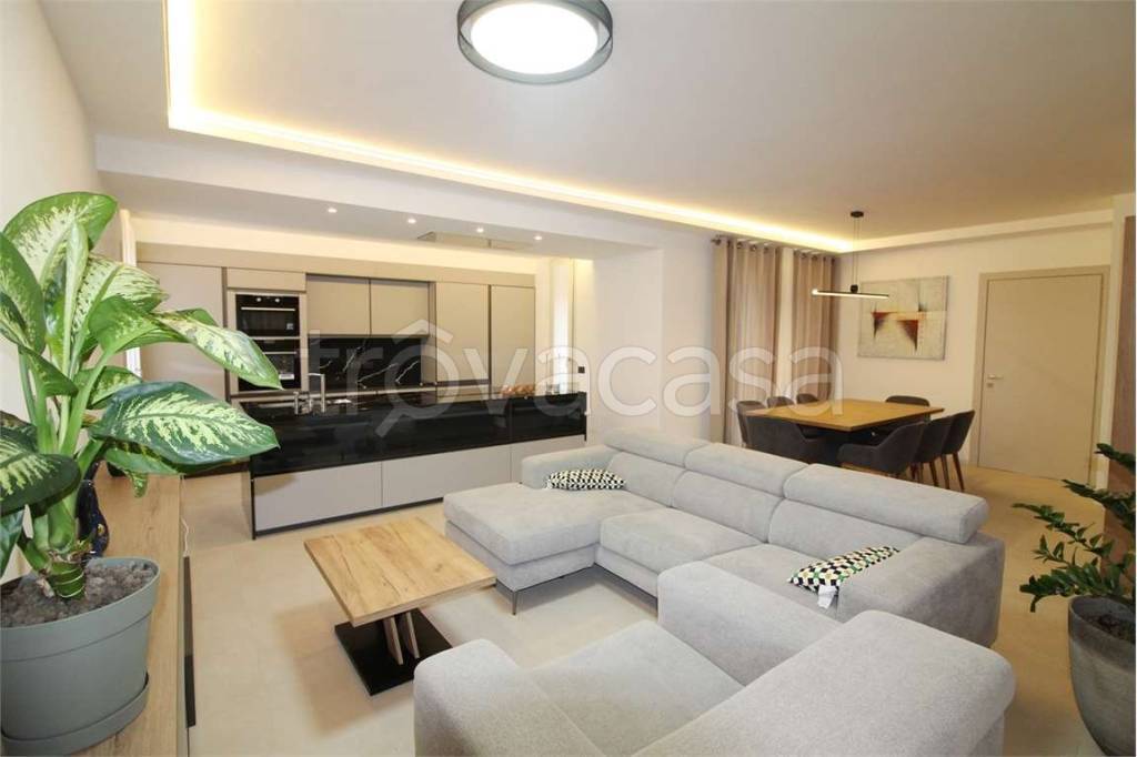 casa indipendente in vendita a Bergamo in zona Canovine