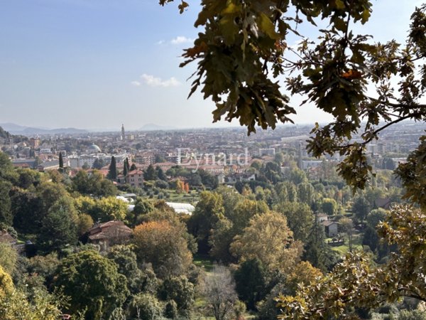 casa indipendente in vendita a Bergamo in zona Città Alta