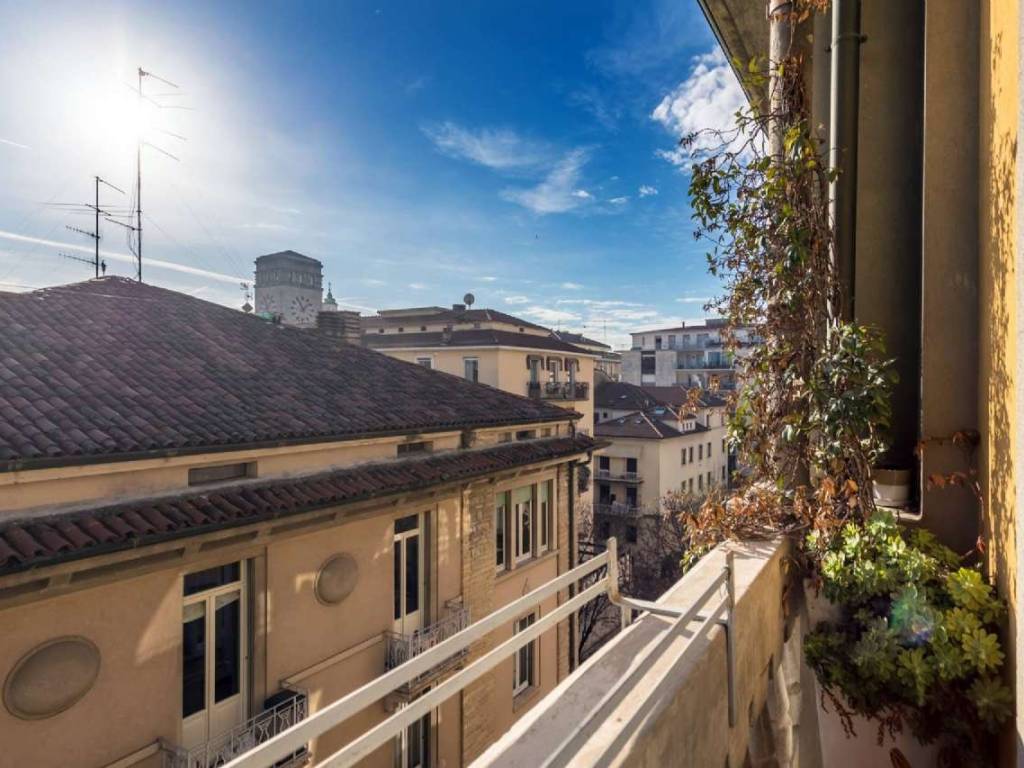appartamento in vendita a Bergamo in zona Borgo Palazzo