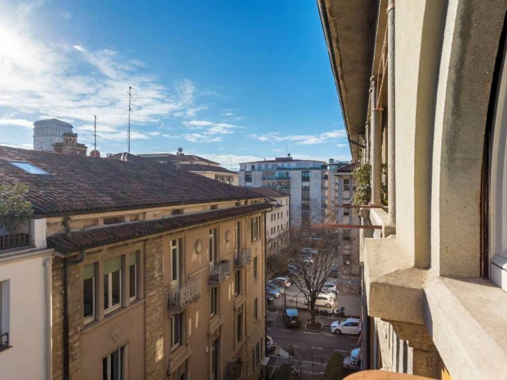 appartamento in vendita a Bergamo in zona Borgo Palazzo