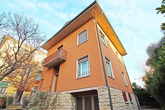 casa indipendente in vendita a Bergamo in zona Conca d'Oro