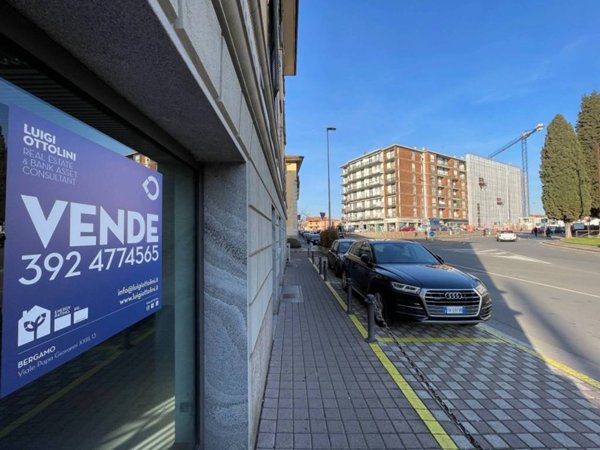 negozio in vendita a Bergamo in zona Bergamo Centro