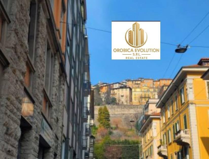 appartamento in vendita a Bergamo in zona Borgo Pignolo