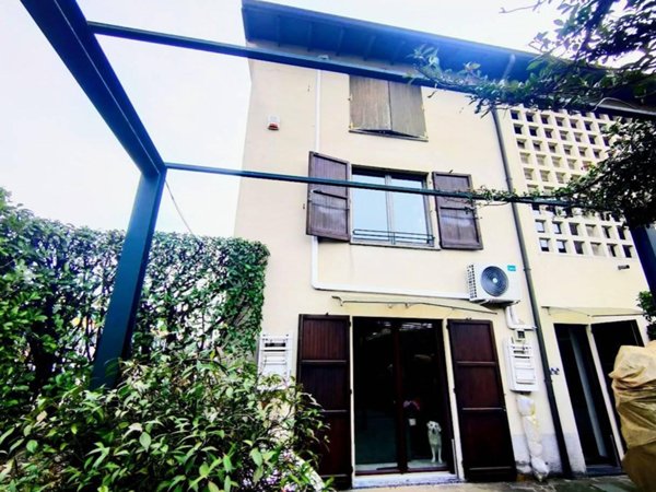casa indipendente in vendita a Bergamo in zona Borgo Pignolo