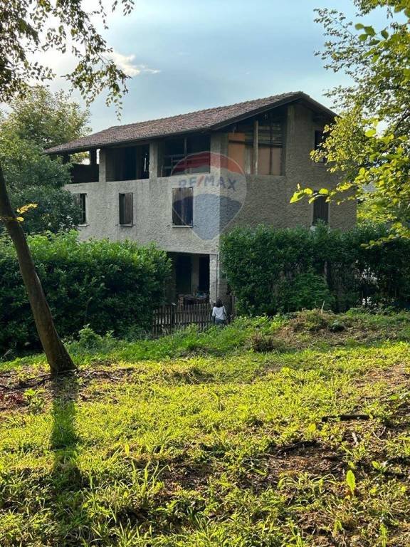 casa indipendente in vendita a Bergamo in zona Città Alta