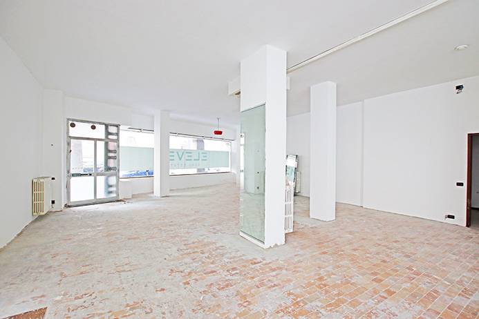 negozio in vendita a Bergamo in zona Bergamo Centro