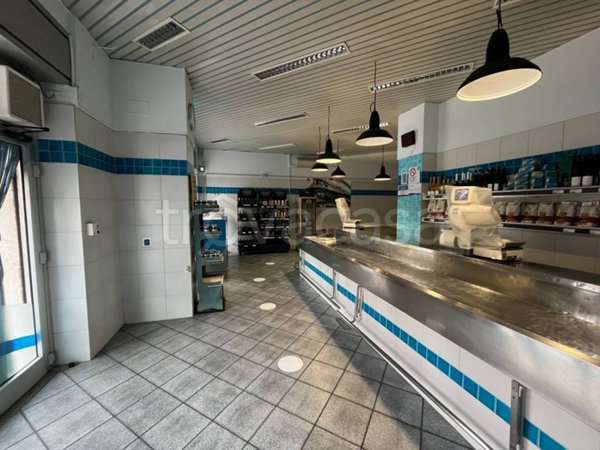 negozio in vendita a Bergamo in zona Borgo Palazzo