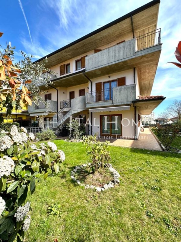 casa indipendente in vendita a Bergamo in zona Città Alta