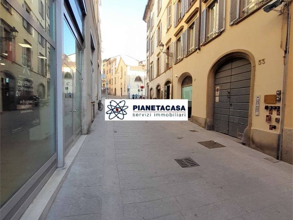 negozio in vendita a Bergamo in zona Borgo Palazzo