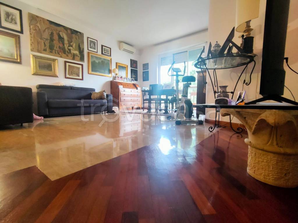 appartamento in vendita a Bergamo in zona Canovine