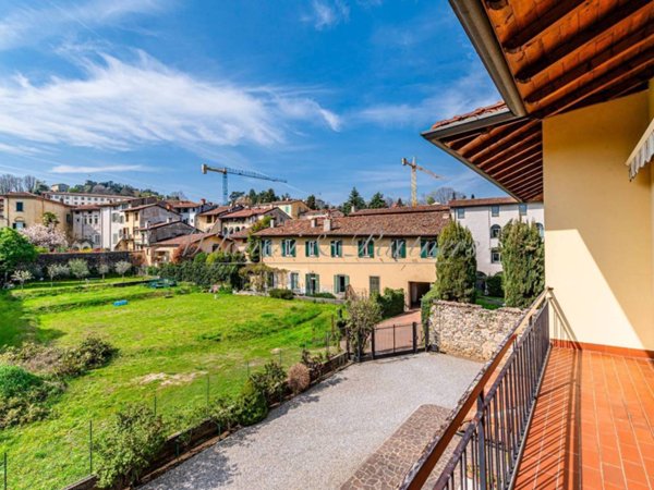 casa indipendente in vendita a Bergamo in zona Borgo Pignolo