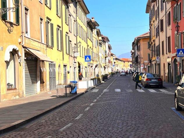 negozio in vendita a Bergamo in zona Borgo Santa Caterina