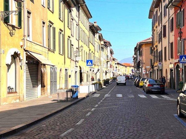 negozio in vendita a Bergamo in zona Borgo Santa Caterina