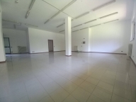 negozio in vendita a Bergamo in zona Colognola