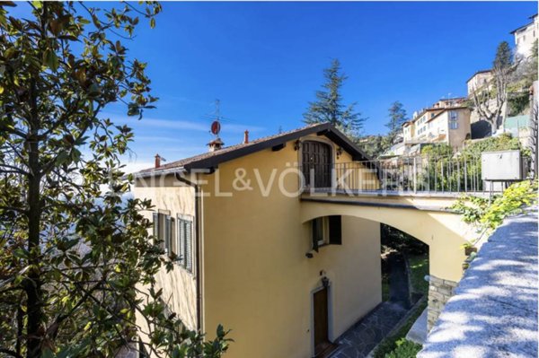 casa indipendente in vendita a Bergamo in zona Città Alta