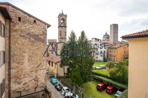 appartamento in vendita a Bergamo in zona Città Alta
