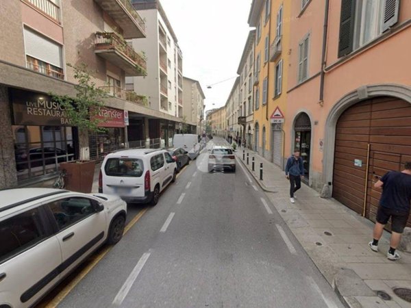 negozio in vendita a Bergamo in zona Borgo Palazzo