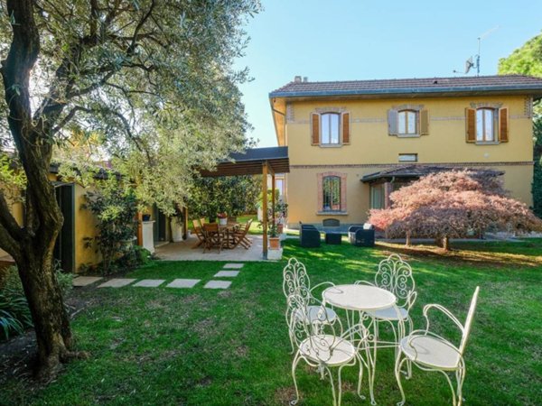 casa indipendente in vendita a Bergamo in zona Borgo Palazzo