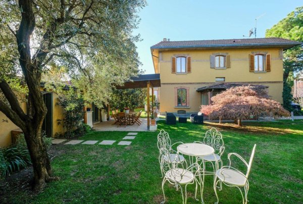 casa indipendente in vendita a Bergamo in zona Borgo Pignolo