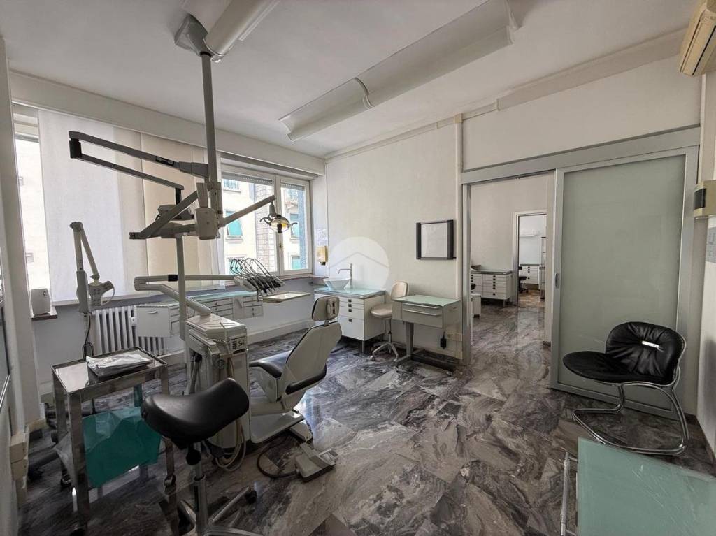 ufficio in vendita a Bergamo in zona Bergamo Centro
