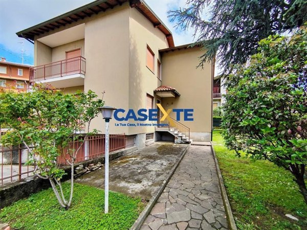 casa indipendente in vendita a Bergamo in zona Conca Fiorita