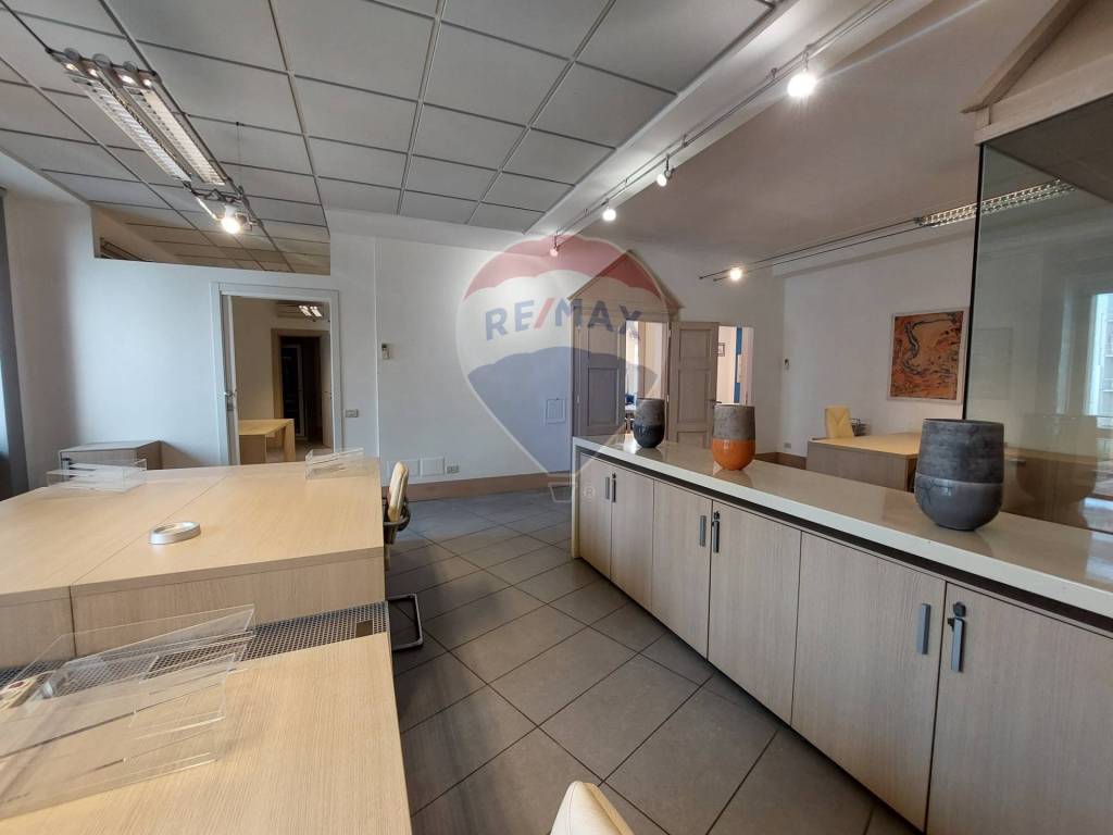 ufficio in vendita a Bergamo in zona Bergamo Centro