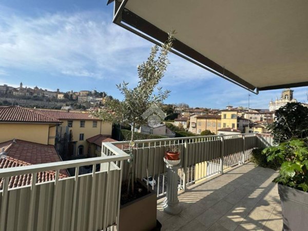 appartamento in vendita a Bergamo in zona Città Alta