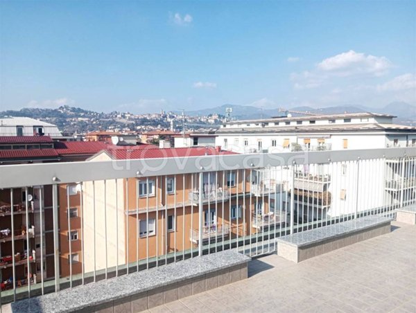 appartamento in vendita a Bergamo in zona Canovine