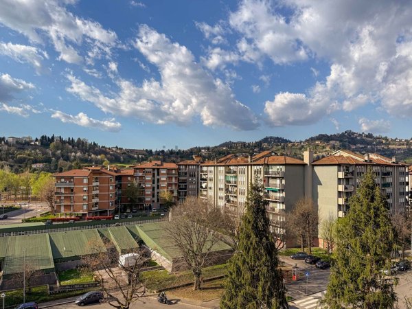 appartamento in vendita a Bergamo in zona Loreto