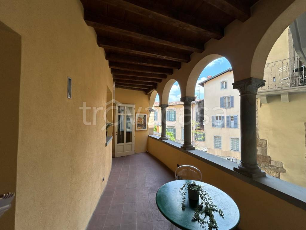 appartamento in vendita a Bergamo in zona Città Alta