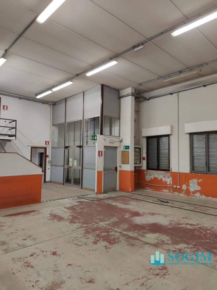 ufficio in vendita a Bergamo in zona Borgo Palazzo