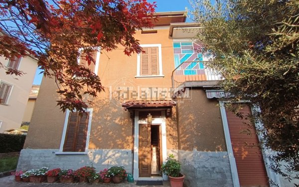 casa indipendente in vendita a Bergamo in zona Conca Fiorita