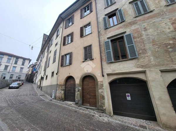 appartamento in vendita a Bergamo in zona Città Alta