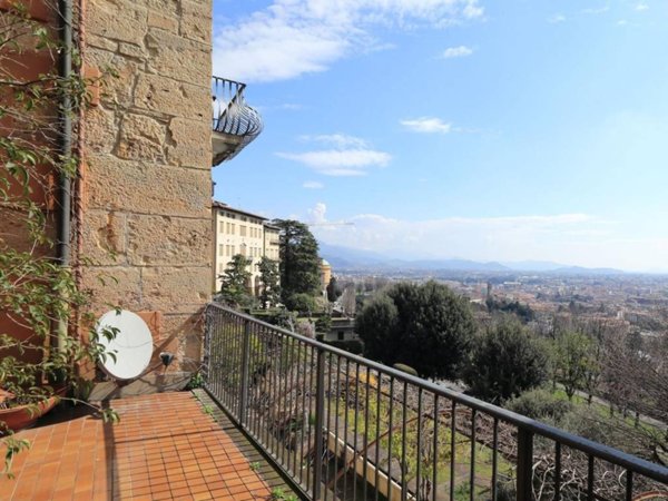 appartamento in vendita a Bergamo in zona Città Alta