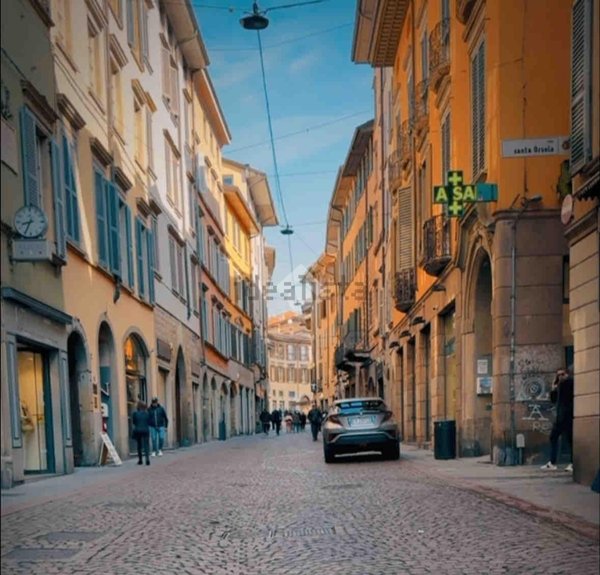 appartamento in vendita a Bergamo in zona Città Alta