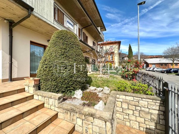 casa indipendente in vendita a Bergamo in zona Valtesse/Valverde