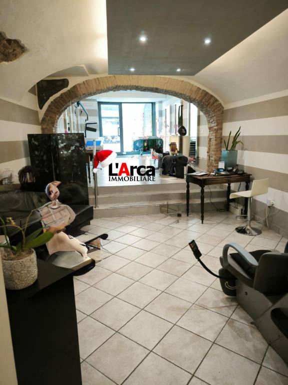 negozio in vendita a Bergamo in zona Borgo Palazzo
