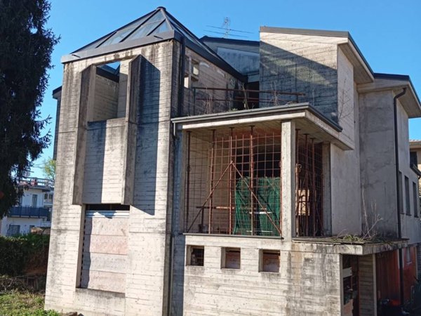 casa indipendente in vendita a Bergamo in zona Monterosso