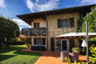 casa indipendente in vendita a Bergamo in zona Longuelo