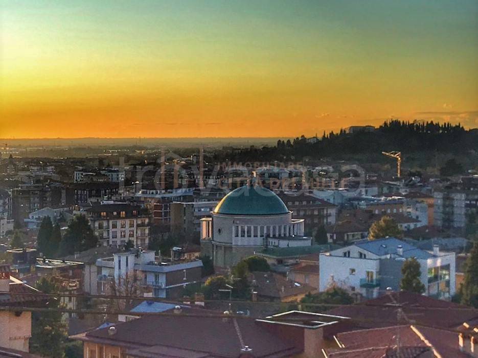 casa indipendente in vendita a Bergamo in zona Conca d'Oro