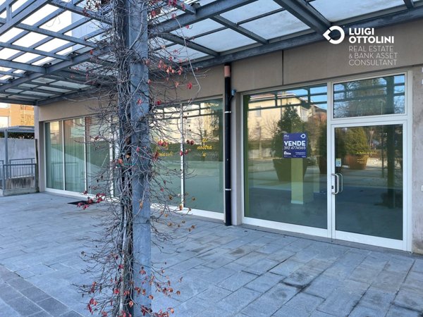 locale commerciale in vendita a Bergamo in zona Longuelo