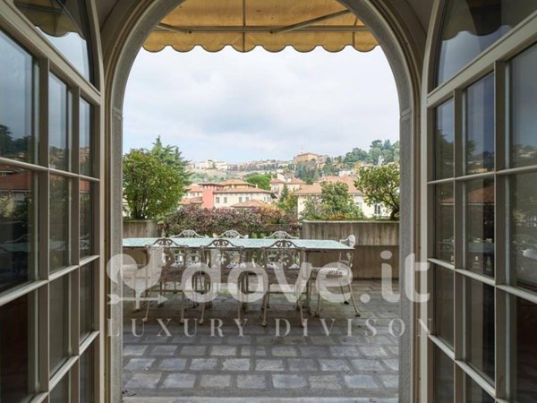 casa indipendente in vendita a Bergamo in zona Loreto