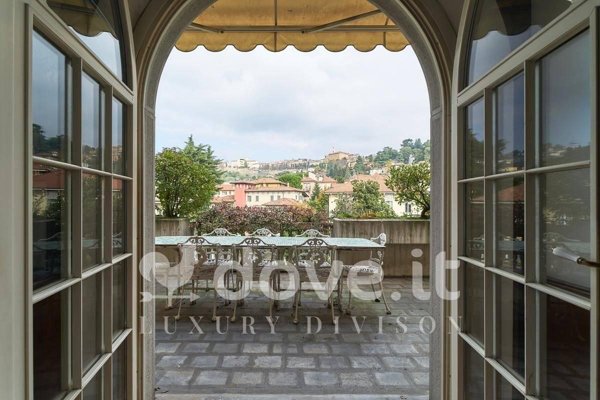 casa indipendente in vendita a Bergamo in zona Longuelo